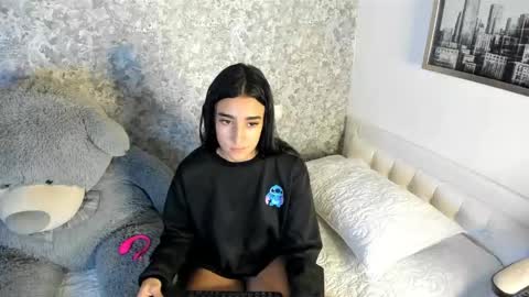 anika_h online show from February 21, 12:17 pm