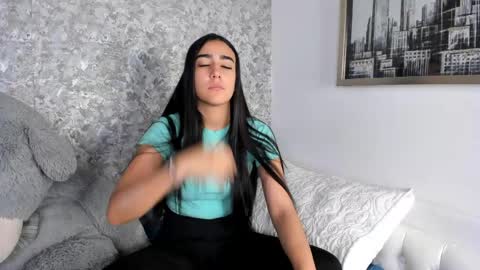 anika_h online show from April 15, 12:28 pm