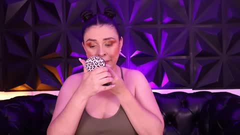 Lauren Anika online show from November 17, 4:02 am