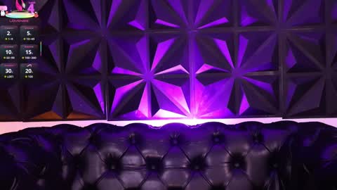 Lauren Anika online show from November 12, 4:10 am