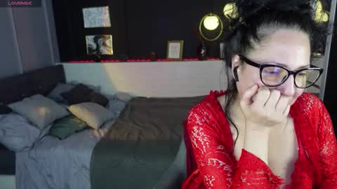 Anita online show from October 4, 9:52 pm