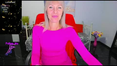 Snapshot of anita_tayson chatting on October 28, 9:37 am Anita online show from October 28, 9:37 am