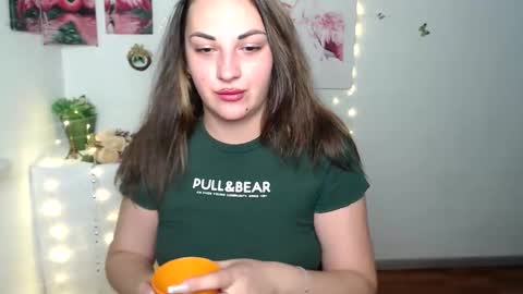 anitaa_a online show from September 16, 5:37 am
