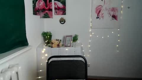 anitaa_a online show from October 24, 5:25 am