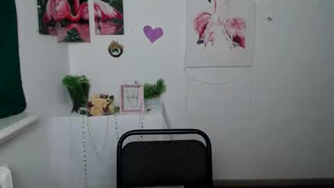 anitaa_a online show from September 22, 5:39 am