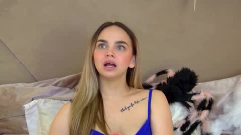 Snapshot of anitaventure chatting on October 26, 5:47 am AnitaVenture online show from October 26, 5:47 am