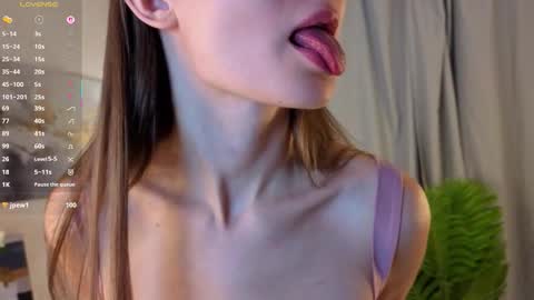 Anita online show from October 30, 4:41 pm