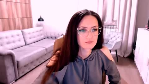 Annelysse online show from November 5, 10:31 am