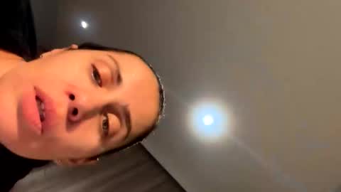 Anna online show from November 4, 8:03 pm