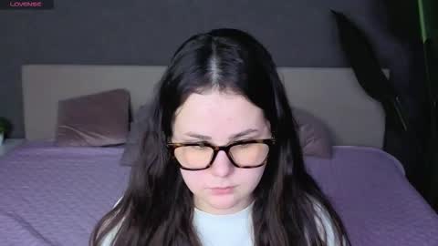Mia online show from October 4, 2:28 am