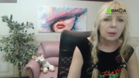 Anna Ditrih online show from December 6, 12:38 pm