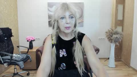 Anna Ditrih online show from October 15, 11:46 am