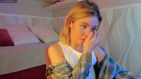 Snapshot of anna_robinson chatting on March 12, 1:25 am Anna online show from March 12, 1:25 am