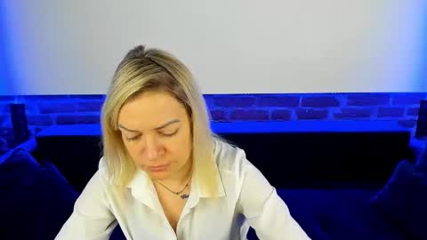 anna_snow9 online show from October 23, 6:30 am