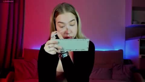 Annabelle online show from March 9, 2:43 pm