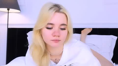 Snapshot of annabellelu chatting on September 16, 2:08 am AnnaBelle online show from September 16, 2:08 am