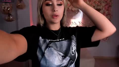 Snapshot of annabrooks_ chatting on March 1, 7:37 pm Anna Brooks online show from March 1, 7:37 pm