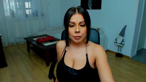 annagrayy online show from December 3, 9:53 am