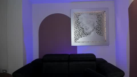 annahoffman_ online show from September 16, 12:35 pm