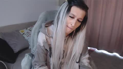 Anna online show from April 25, 4:59 am