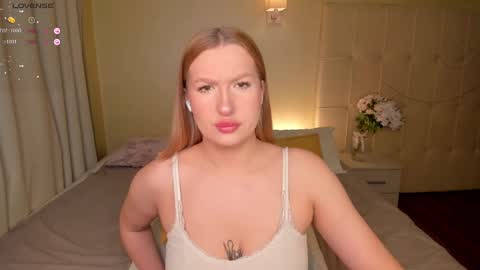 Snapshot of anne_leee chatting on January 27, 1:26 am Emma online show from January 27, 1:26 am