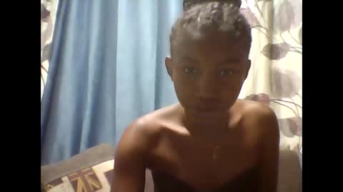 annechiee online show from November 15, 5:41 am