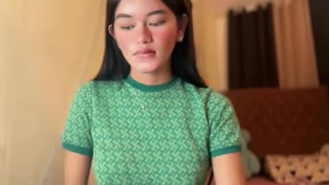 Snapshot of annedee_ chatting on December 15, 6:04 pm Kim online show from December 15, 6:04 pm