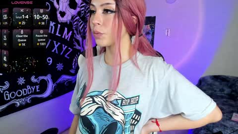 Snapshot of anni_420_ chatting on December 22, 7:22 am Nikoll online show from December 22, 7:22 am