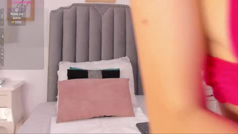 anni_honeyrivera online show from March 1, 7:37 pm