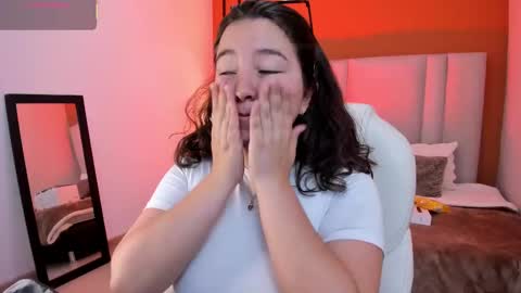 Snapshot of annia_paris chatting on September 9, 4:56 am annya online show from September 9, 4:56 am