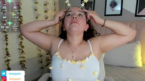 Snapshot of annia_paris chatting on January 20, 3:26 am annya online show from January 20, 3:26 am