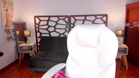 Snapshot of annie_barozzi chatting on March 7, 2:12 pm annie_barozzi online show from March 7, 2:12 pm