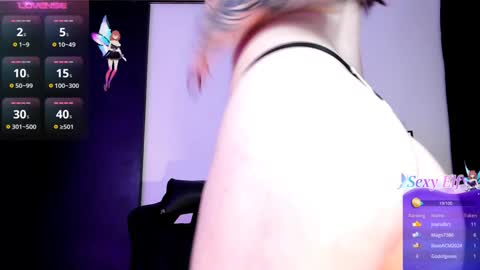 Snapshot of annie_berryy chatting on February 8, 5:18 am Annie online show from February 8, 5:18 am