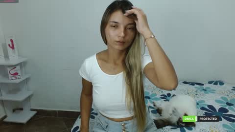 annie cherry independent model online show from January 19, 5:58 am