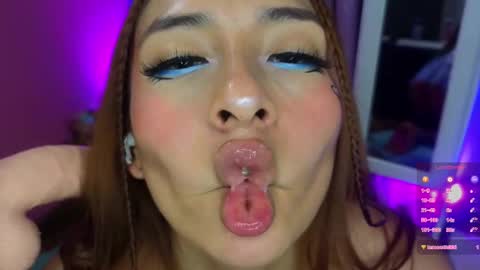 Snapshot of annie_couper chatting on February 11, 7:27 pm Annie online show from February 11, 7:27 pm