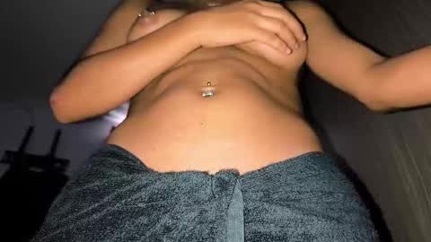 Snapshot of annie_darling_ chatting on October 15, 6:32 pm A N G E L online show from October 15, 6:32 pm