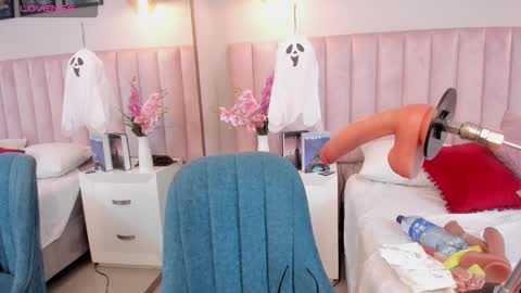   online show from October 30, 4:04 am