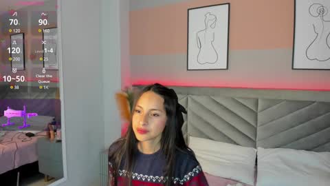   online show from December 7, 11:18 am