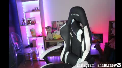 JEANNE no olvides seguirme dont forget follow me  uu online show from December 16, 10:56 pm