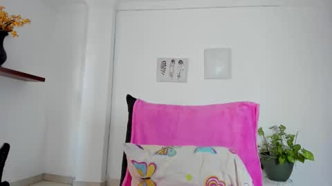 Snapshot of annie_sweet6 chatting on September 29, 2:00 pm Annie online show from September 29, 2:00 pm