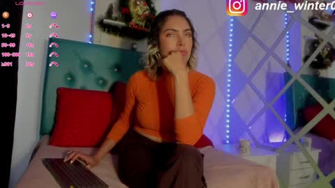 Annie online show from December 30, 9:19 pm