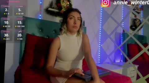 Annie online show from January 3, 10:29 pm