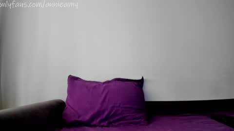 Annie online show from February 11, 11:44 am