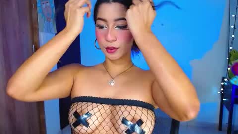 AnnieBlu3 online show from November 6, 9:48 am