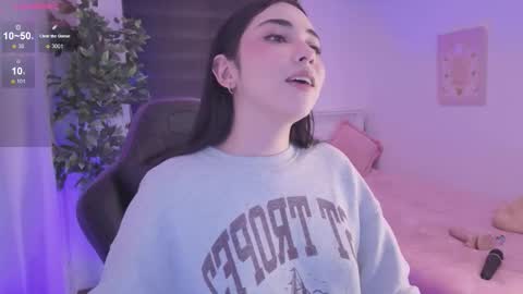 Snapshot of anniebrie chatting on October 18, 6:38 am Cassandra online show from October 18, 6:38 am