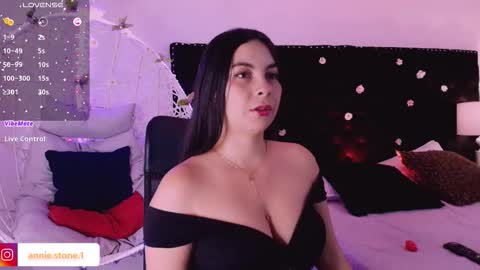 Snapshot of anniestone_ chatting on September 30, 11:27 am ANNIE  online show from September 30, 11:27 am