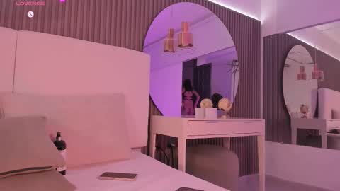 ANNIE  online show from February 27, 11:26 pm