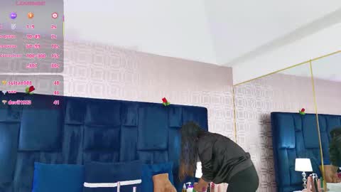 Anniieleonhart online show from October 12, 8:00 pm