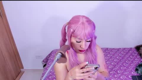 Snapshot of annika_03 chatting on December 4, 3:59 am Gise. online show from December 4, 3:59 am