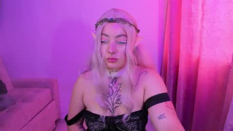 Snapshot of annika_03 chatting on October 12, 7:49 pm Gise. online show from October 12, 7:49 pm